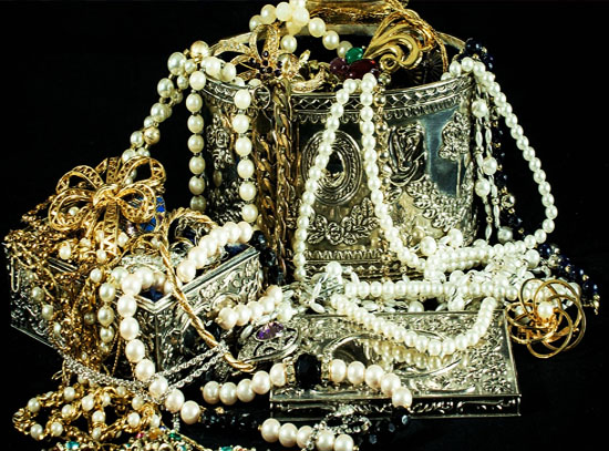Picture of Jewelry including pearls and gold